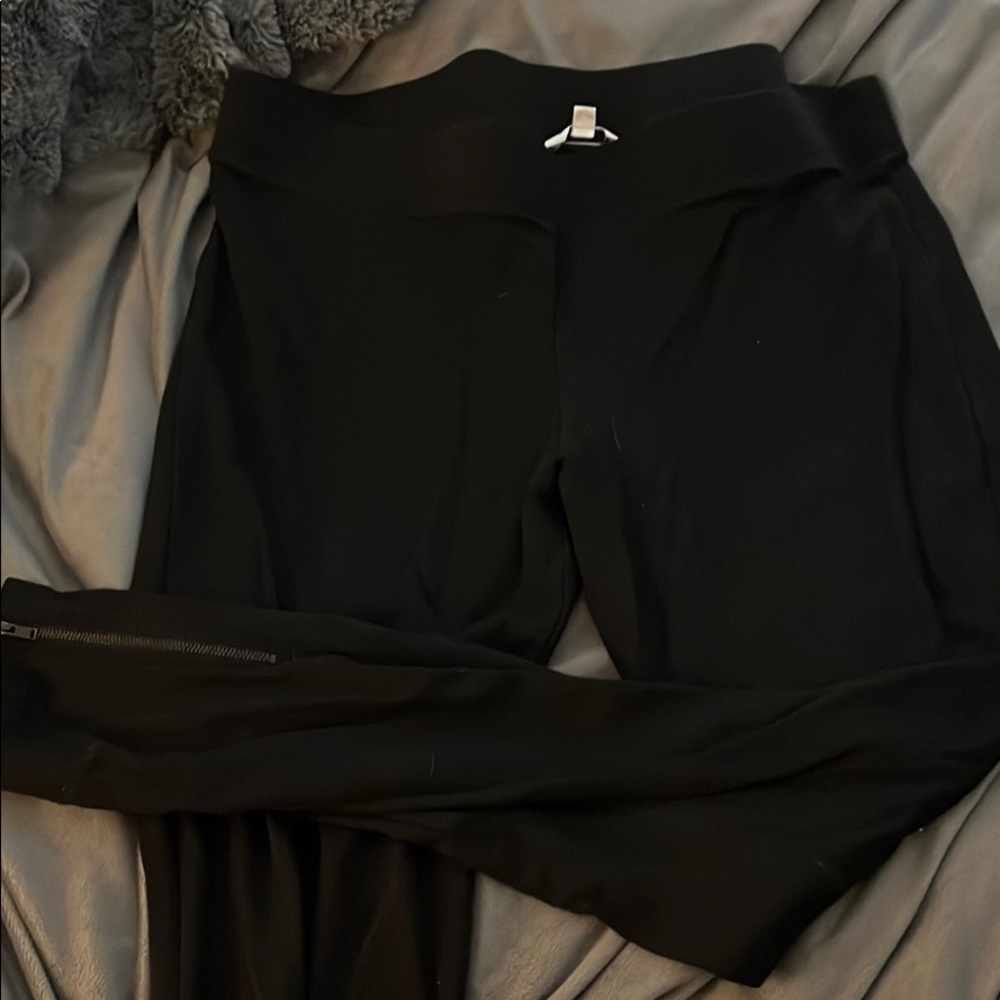 Cabi black leggings.